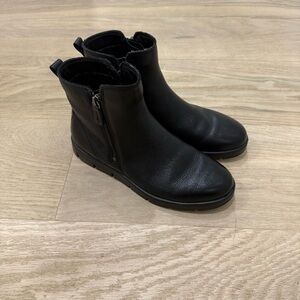 Ecco Bella  Womens Black Leather Zipper Chelsea Boots size7
